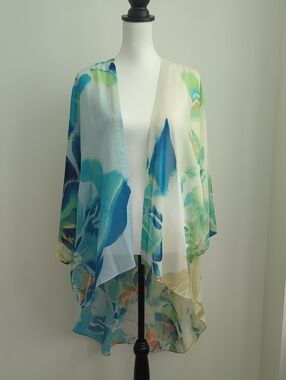 Chico's Lightweight Sheer Kimono Style Topper Coverup in Floral Teal and Lime